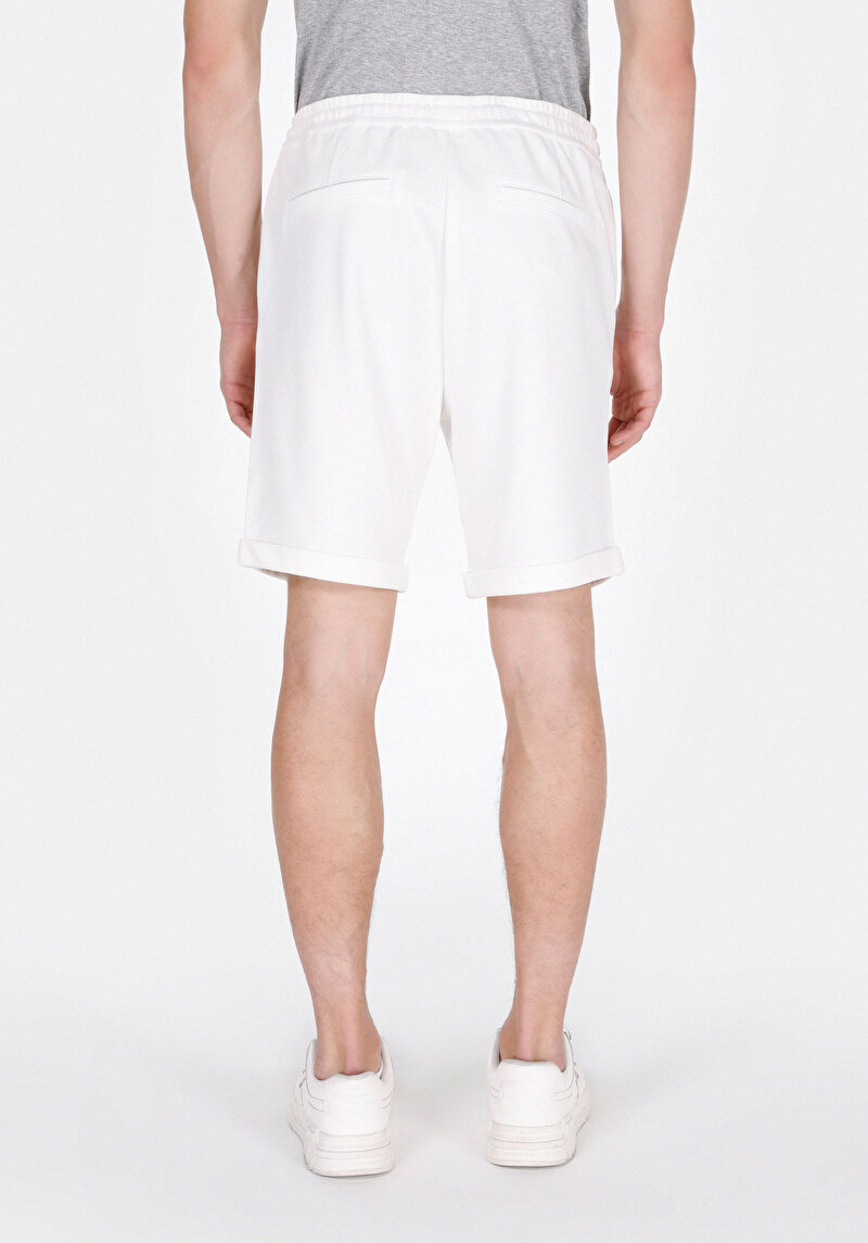 Regular Fit Orta Bel Düz Erkek Beyaz Şort