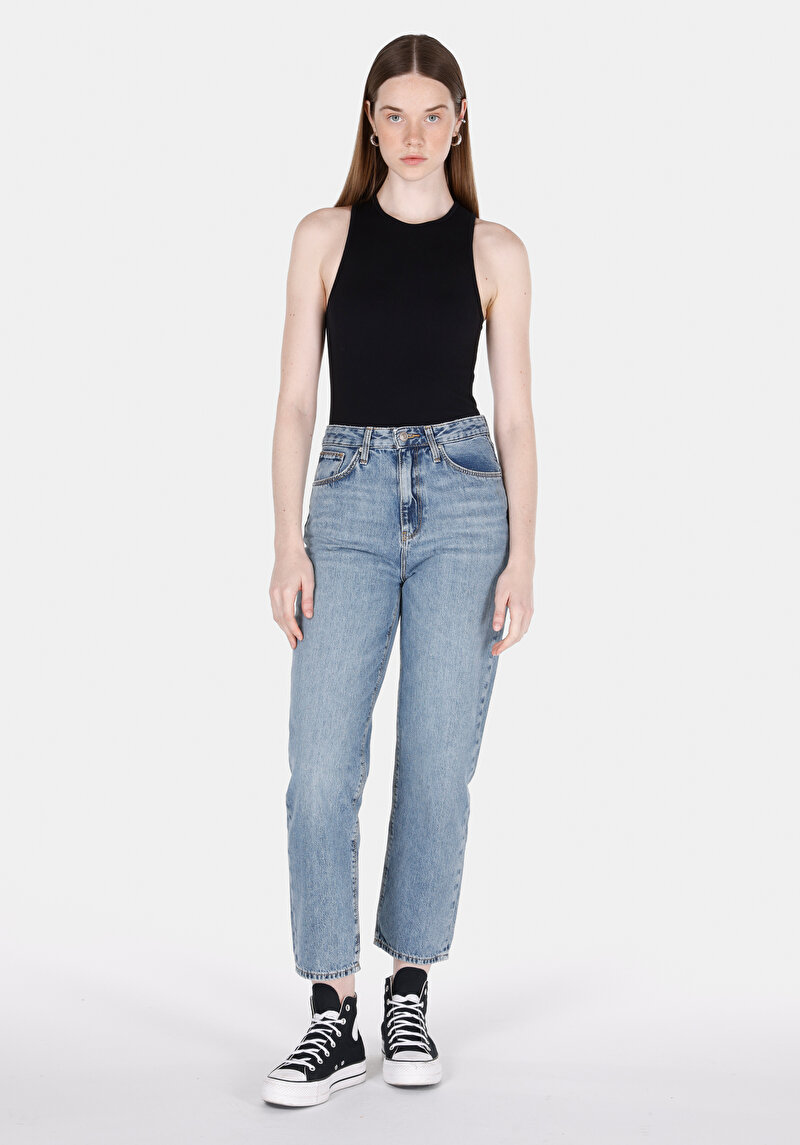 Straight Fit Yüksel Bel Düz Paça Kadın Light İndigo Denim Jean Pantolon