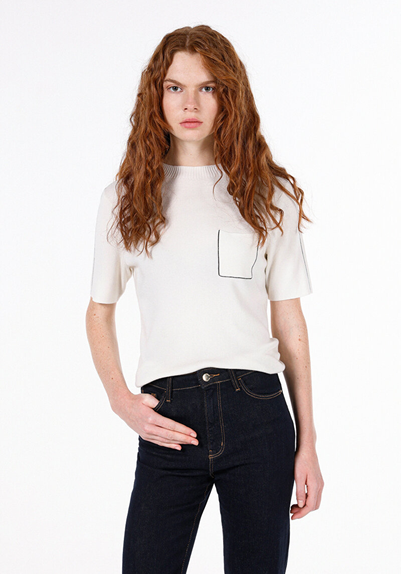 Slim Fit Dik Yaka Kadın Ekru Kısa Kol Kazak