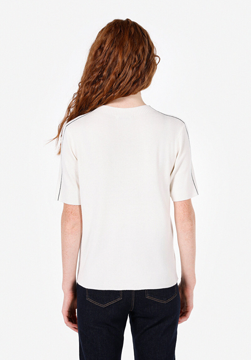 Slim Fit Dik Yaka Kadın Ekru Kısa Kol Kazak