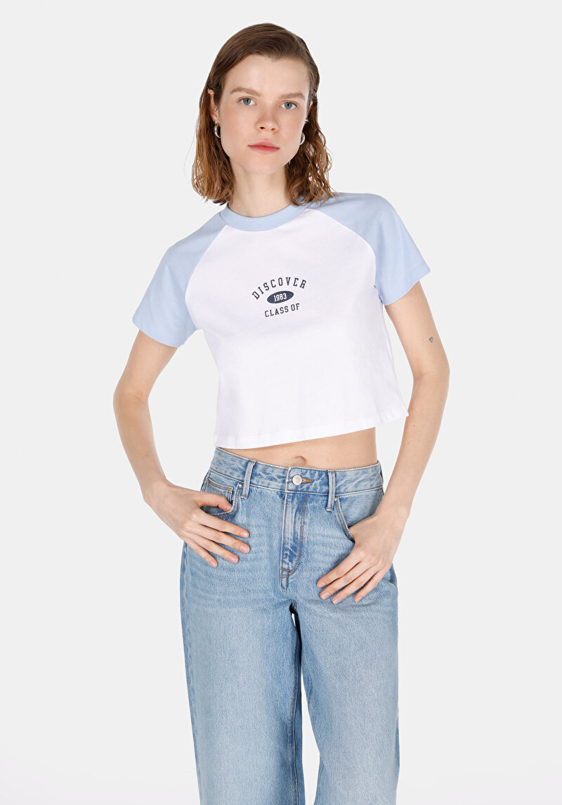 Slim Fit Yuvarlak Yaka Baskılı Kadın Beyaz Kısa Kol Tişört