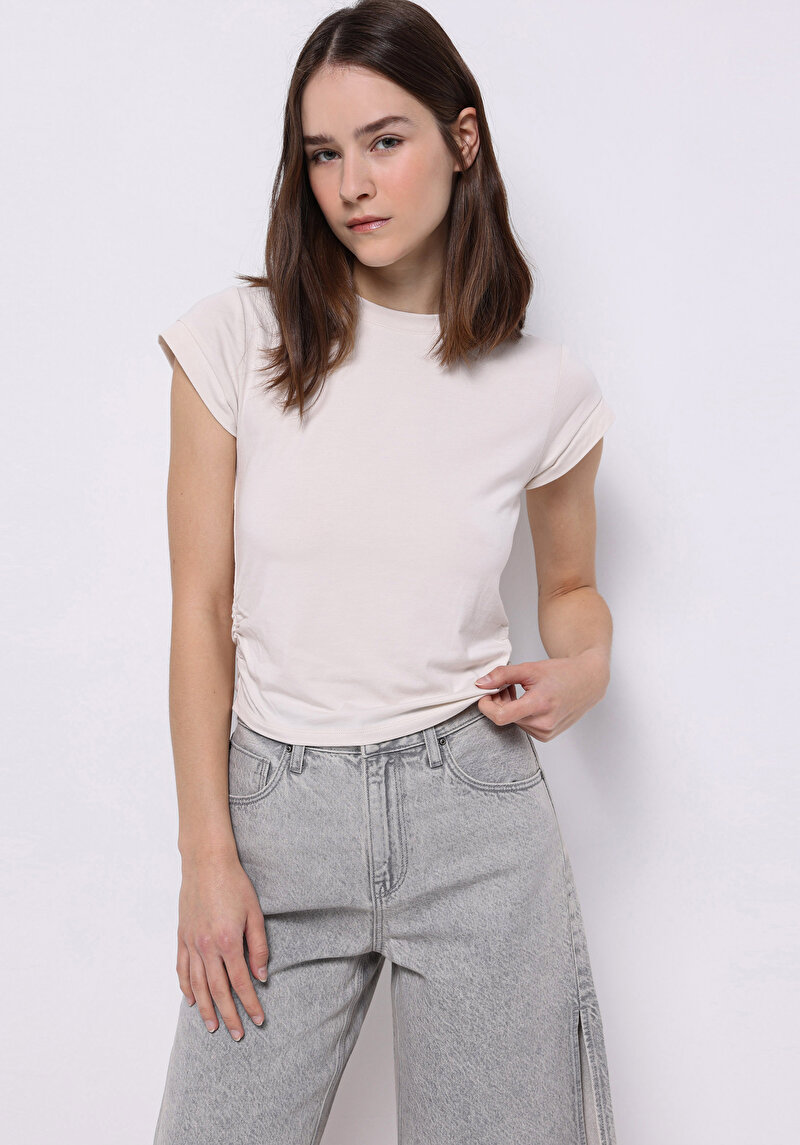 Slim Fit Yuvarlak Yaka Düz Kadın Ekru Kısa Kol Tişört