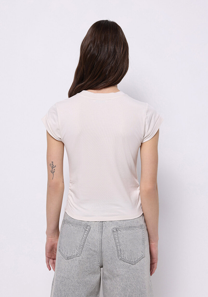 Slim Fit Yuvarlak Yaka Düz Kadın Ekru Kısa Kol Tişört