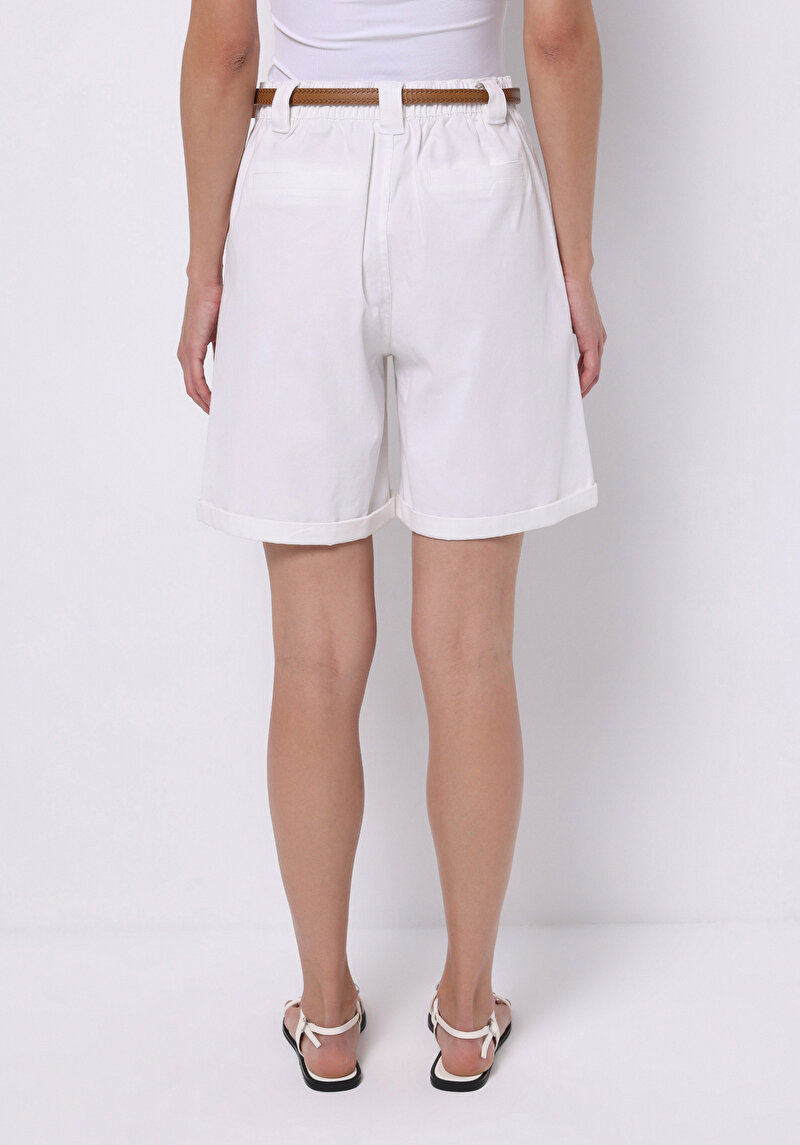 Regular Fit Yüksel Bel Düz Kadın Beyaz Şort