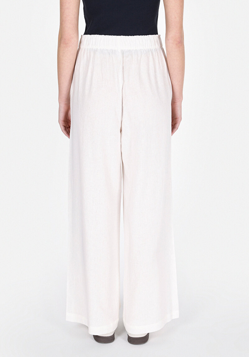 Regular Fit Yüksel Bel Geniş Paça Kadın Beyaz Pantolon