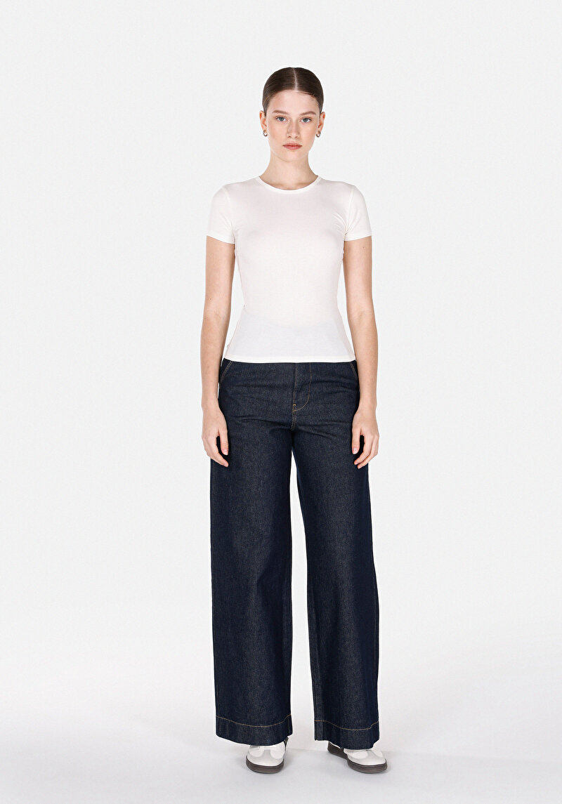 Slim Fit Yuvarlak Yaka Düz Kadın Ekru Kısa Kol Tişört