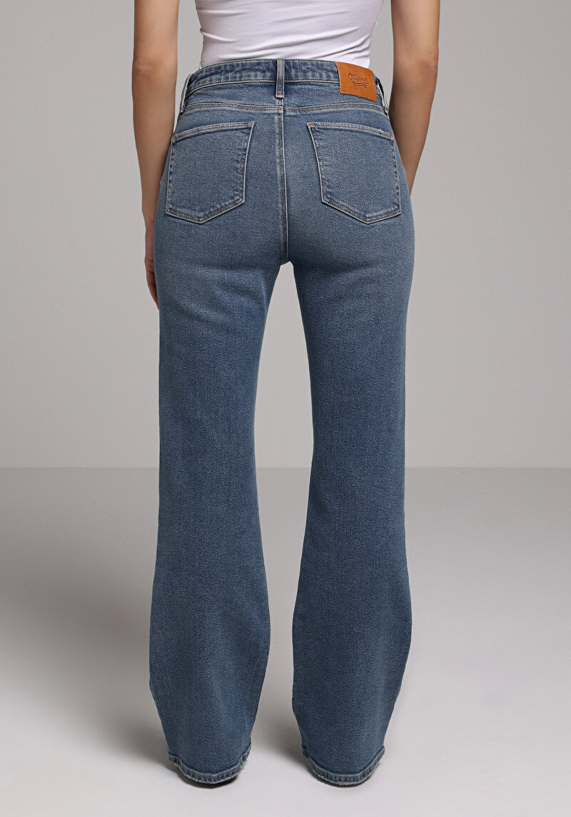 Regular Fit   Kadın Açik İndigo Jean Pantolon