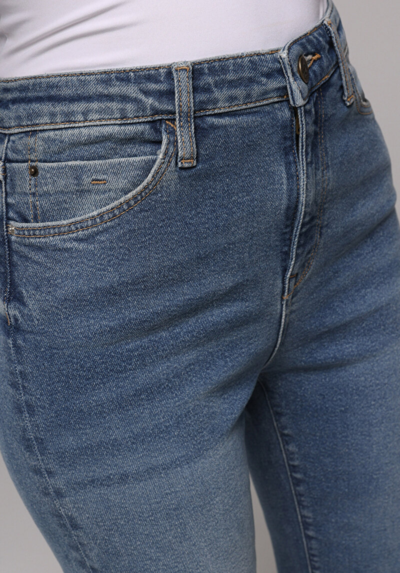 Regular Fit   Kadın Açik İndigo Jean Pantolon