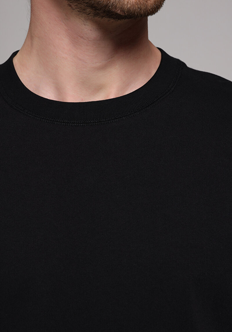Comfort Fit Yuvarlak Yaka Düz Erkek Siyah Kısa Kol Tişört