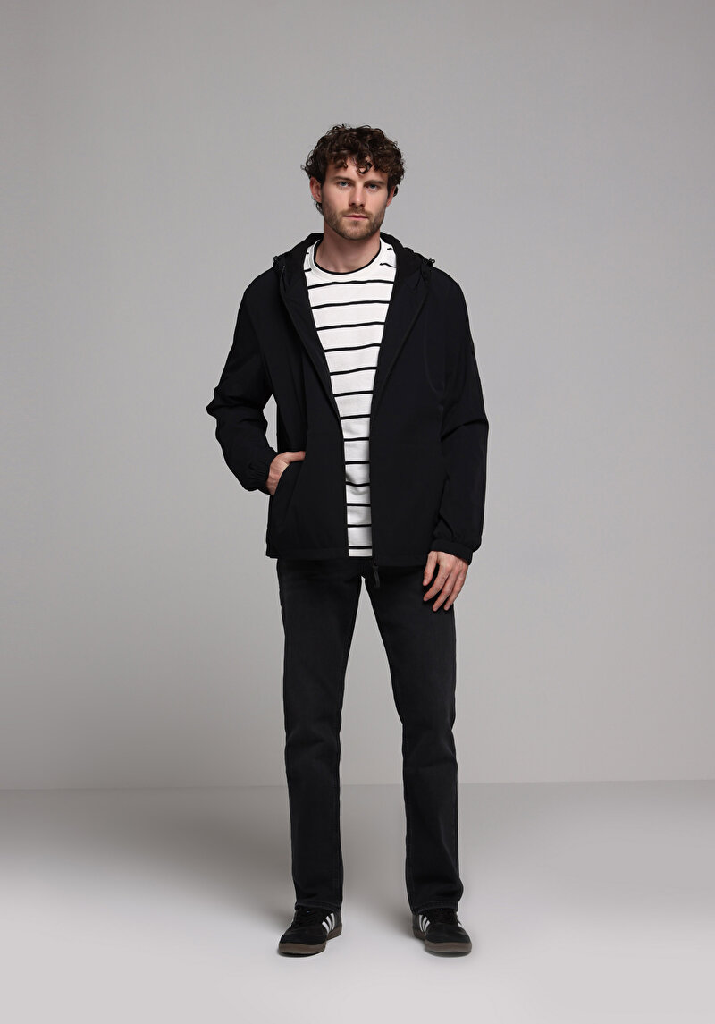 Regular Fit     Erkek Siyah Yağmurluk