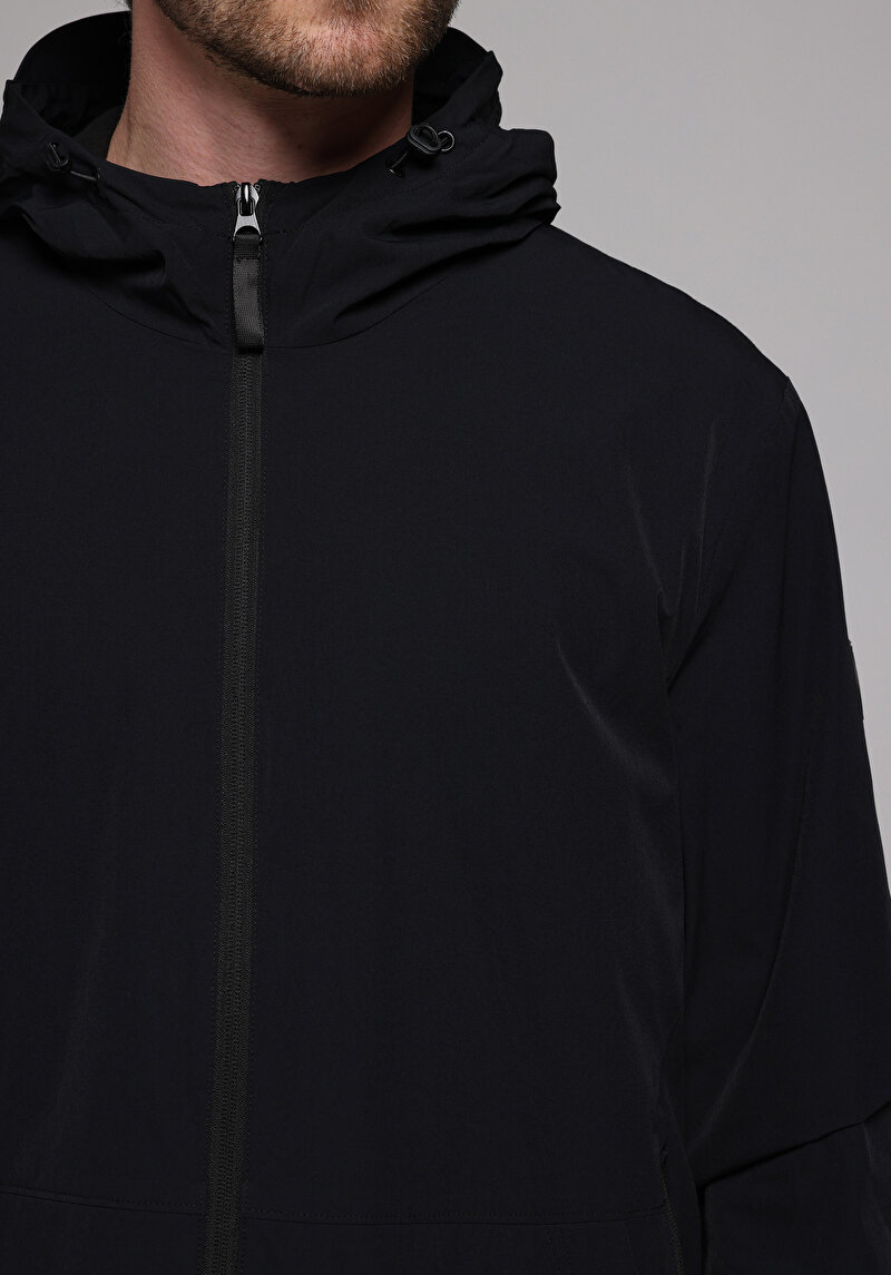 Regular Fit     Erkek Siyah Yağmurluk