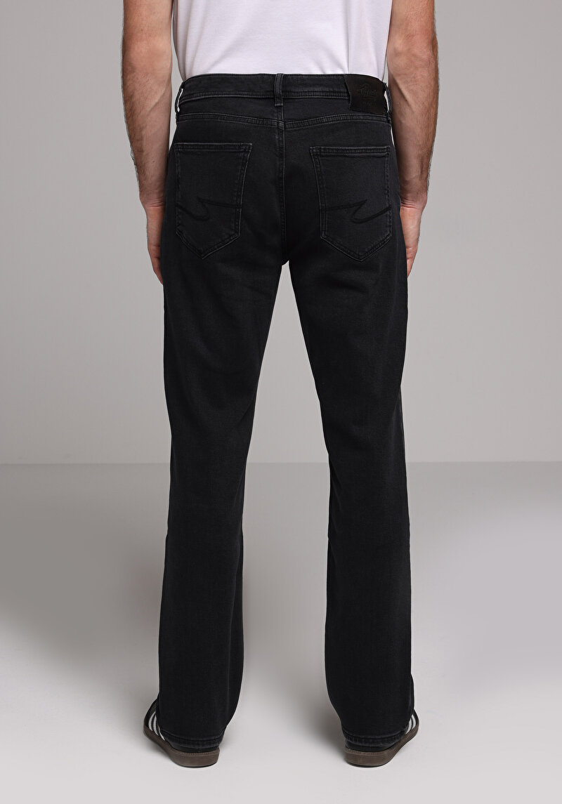 Regular Fit   Erkek Siyah Jean Pantolon