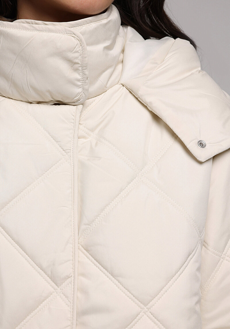 Regular Fit Kapüşonlu Fermuarlı Astarlı Suya Dayanıklı Kadın Ekru Mont