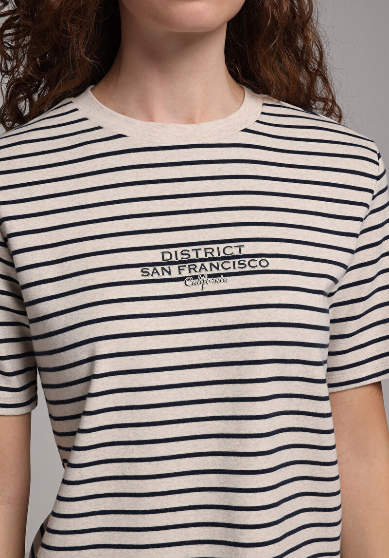 Regular Fit Yuvarlak Yaka Çizgili Kadın Bej Kısa Kol Tişört