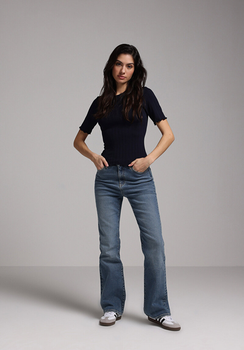 Slim Fit Yuvarlak Yaka Düz Kadın Lacivert Kısa Kol Tişört