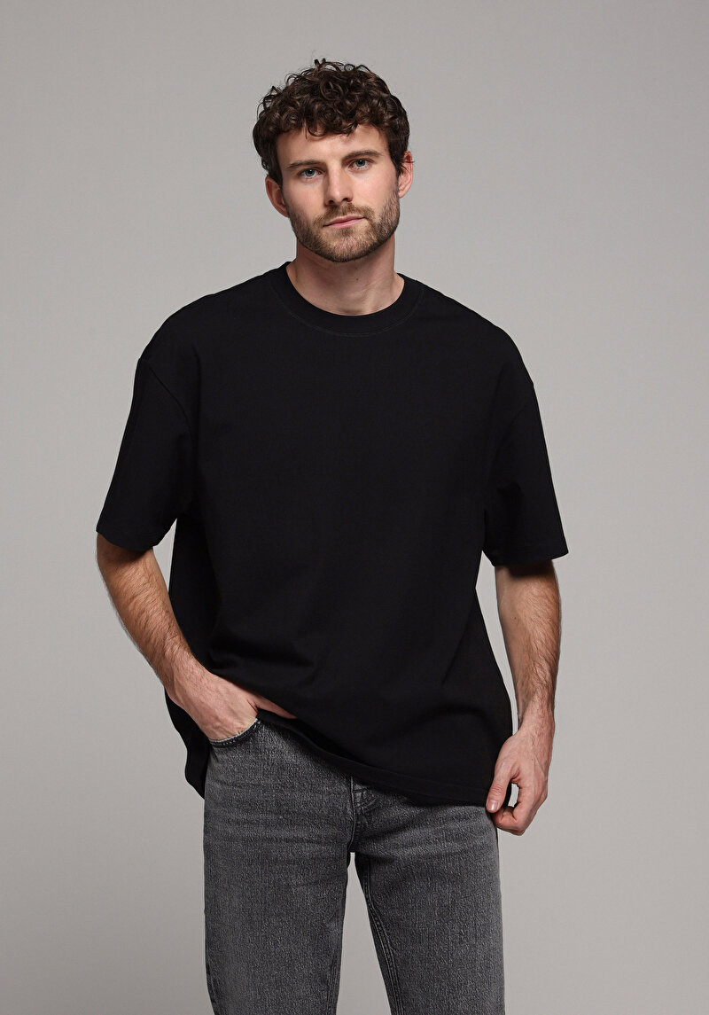 Oversize Fit Yuvarlak Yaka Düz Erkek Siyah Kısa Kol Tişört