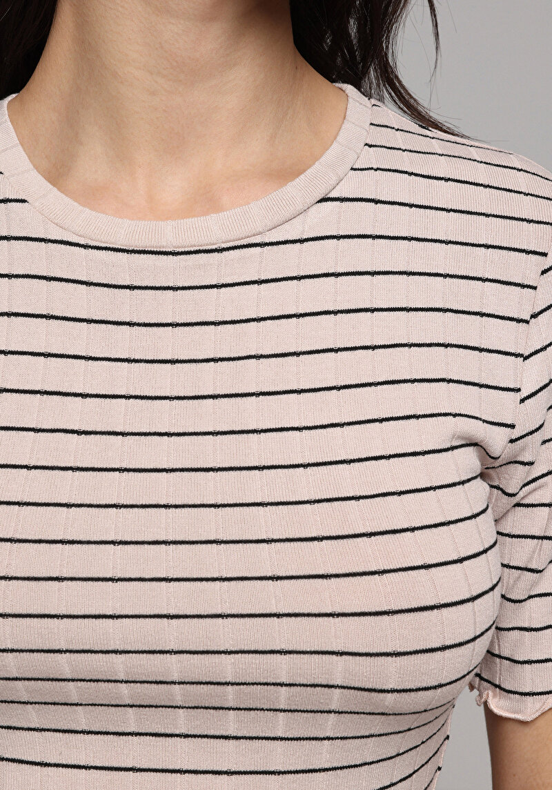 Slim Fit   Kadın Bej  Tişört