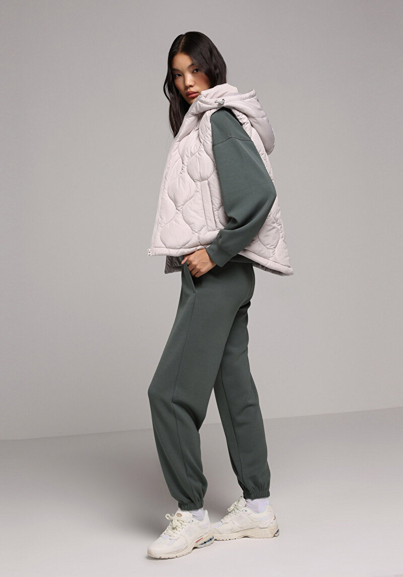 Regular Fit Kapüşonlu Fermuarlı Astarlı Suya Dayanıklı Kadın Taş Yelek