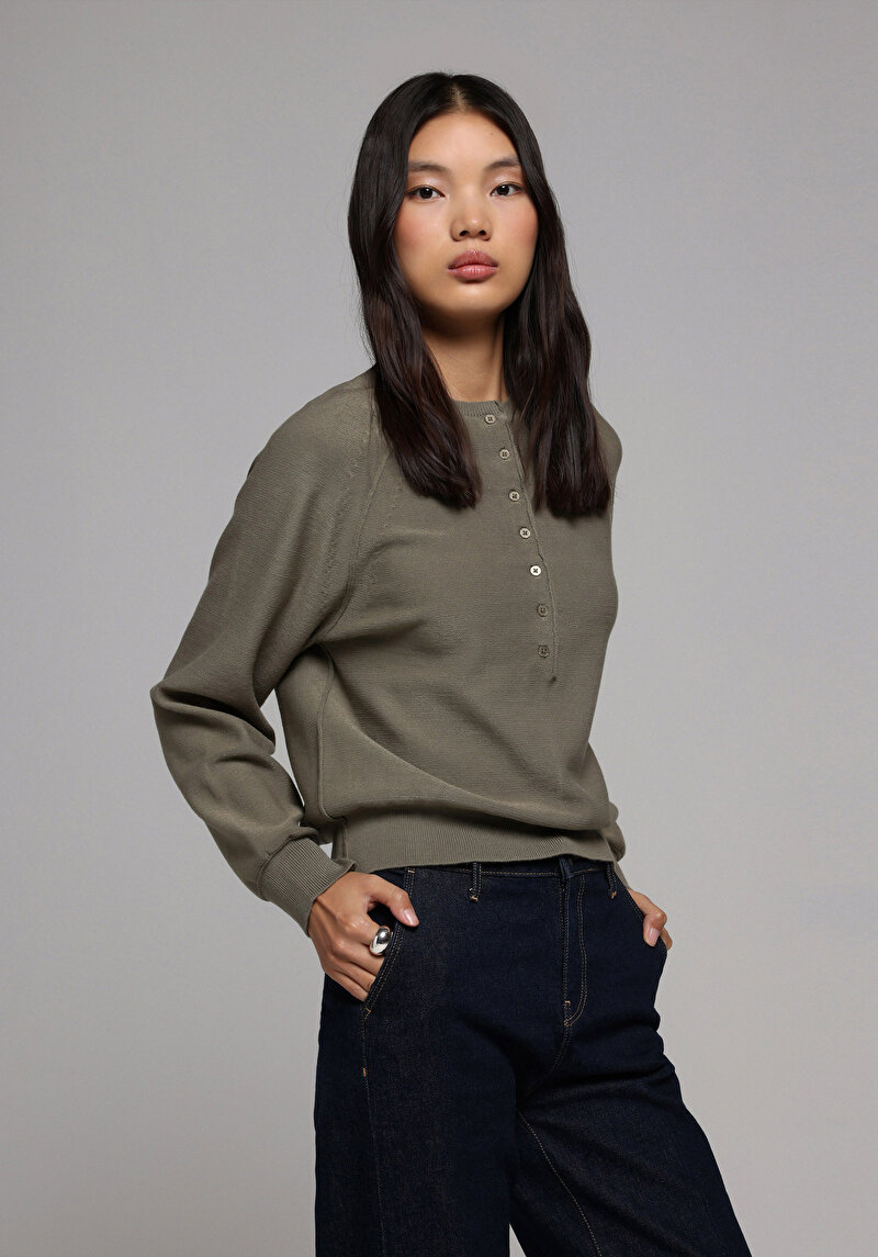 Regular Fit Düğmeli Yaka Düz Kadın Yeşil Kazak