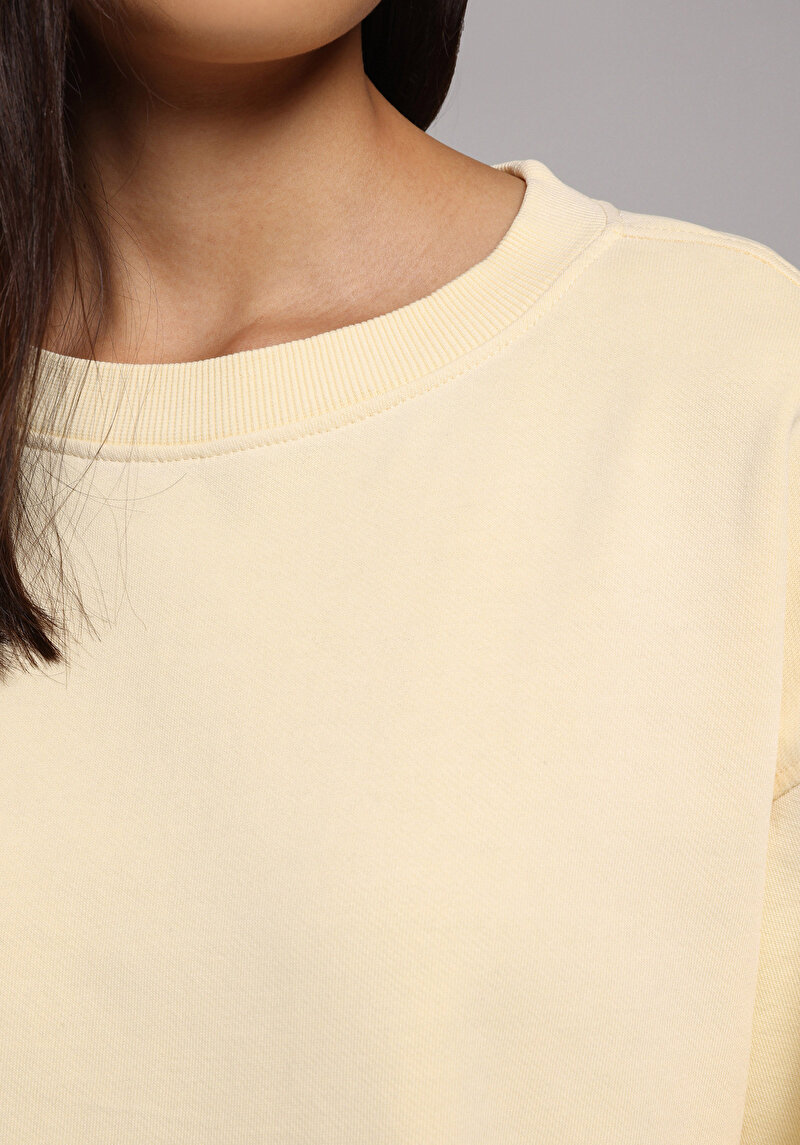 Regular Fit Yuvarlak Yaka Düz Kadın Sari Sweatshirt