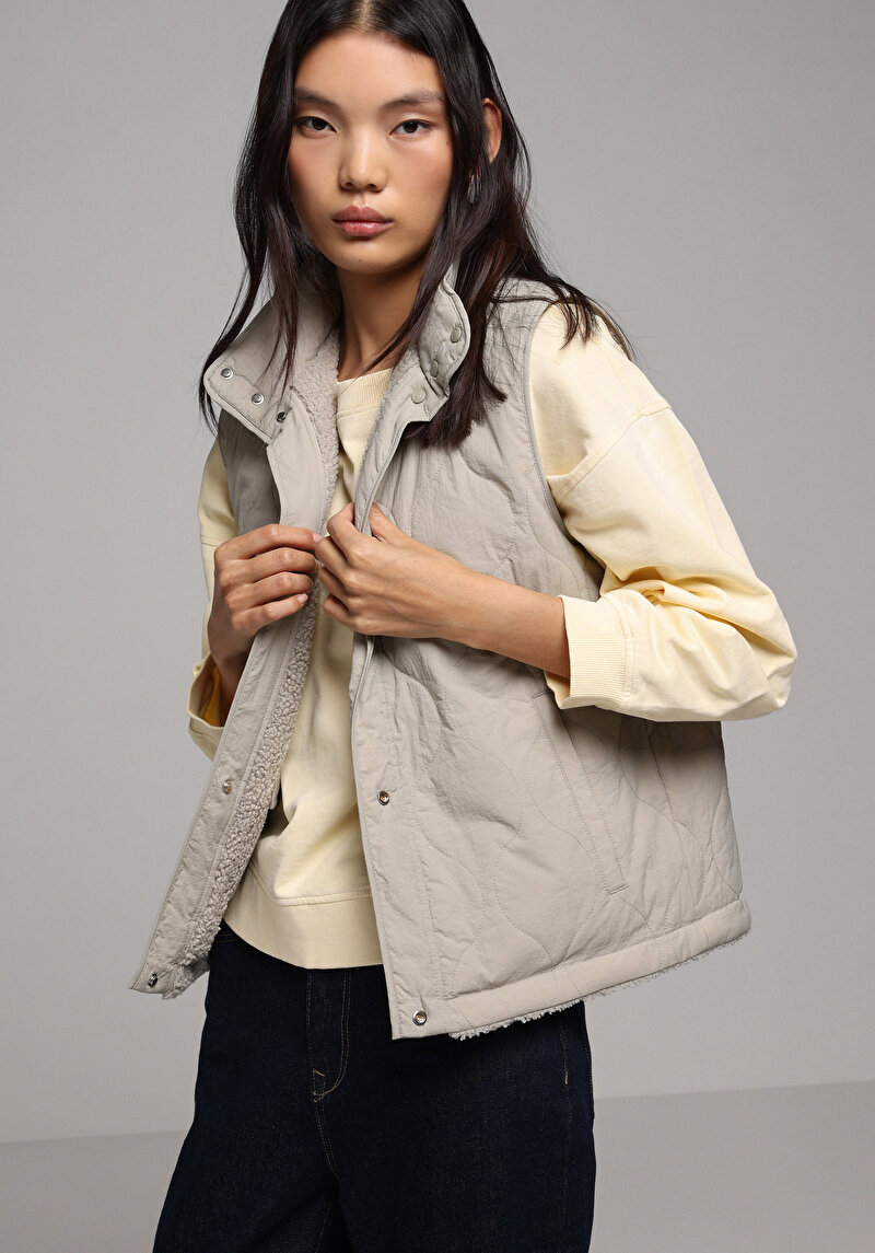 Regular Fit Dik Yaka Çıtçıtlı Astarlı Çift Yönlü Kadın Yeşil Yelek