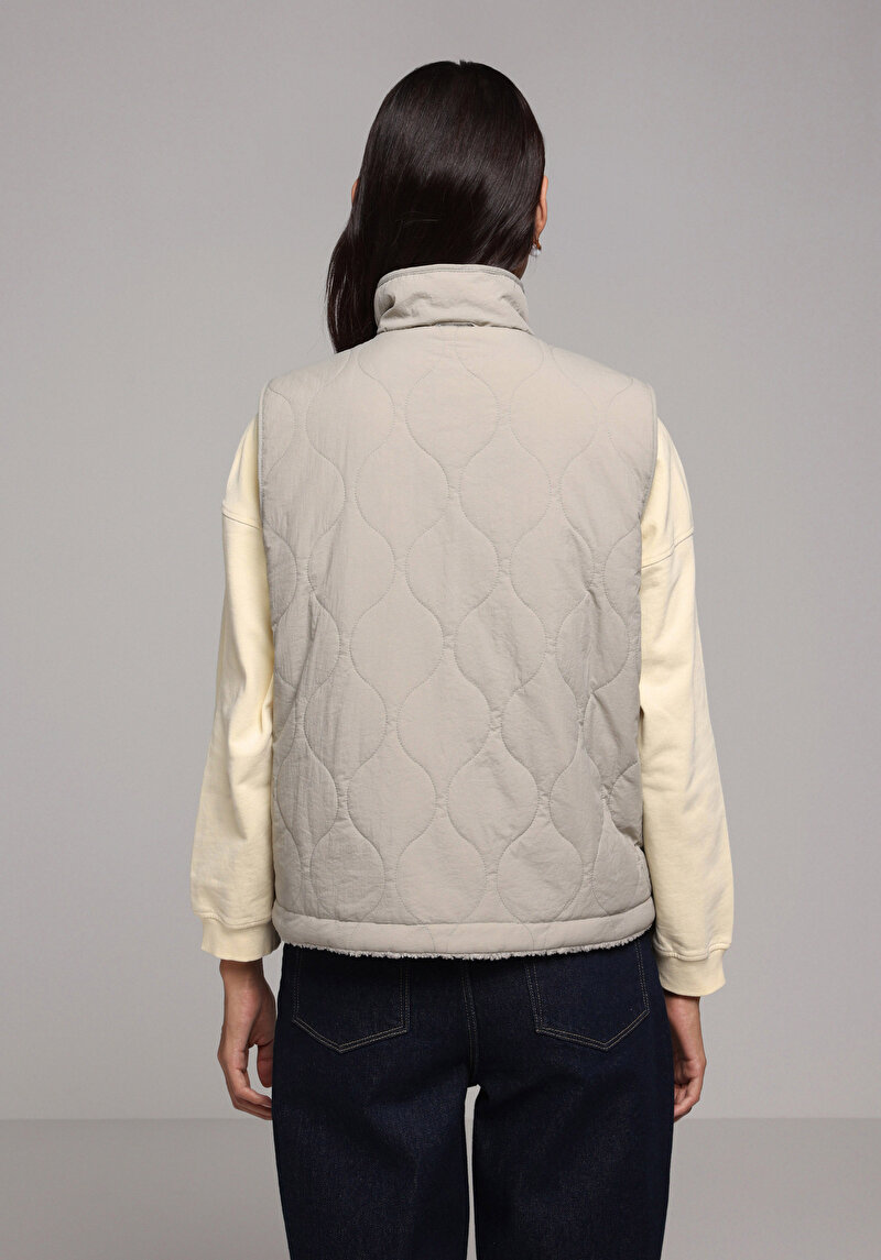 Regular Fit Dik Yaka Çıtçıtlı Astarlı Çift Yönlü Kadın Yeşil Yelek