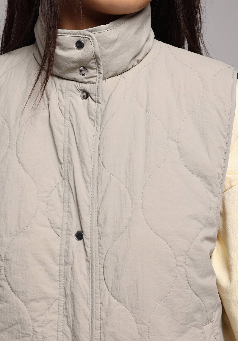 Regular Fit Dik Yaka Çıtçıtlı Astarlı Çift Yönlü Kadın Yeşil Yelek