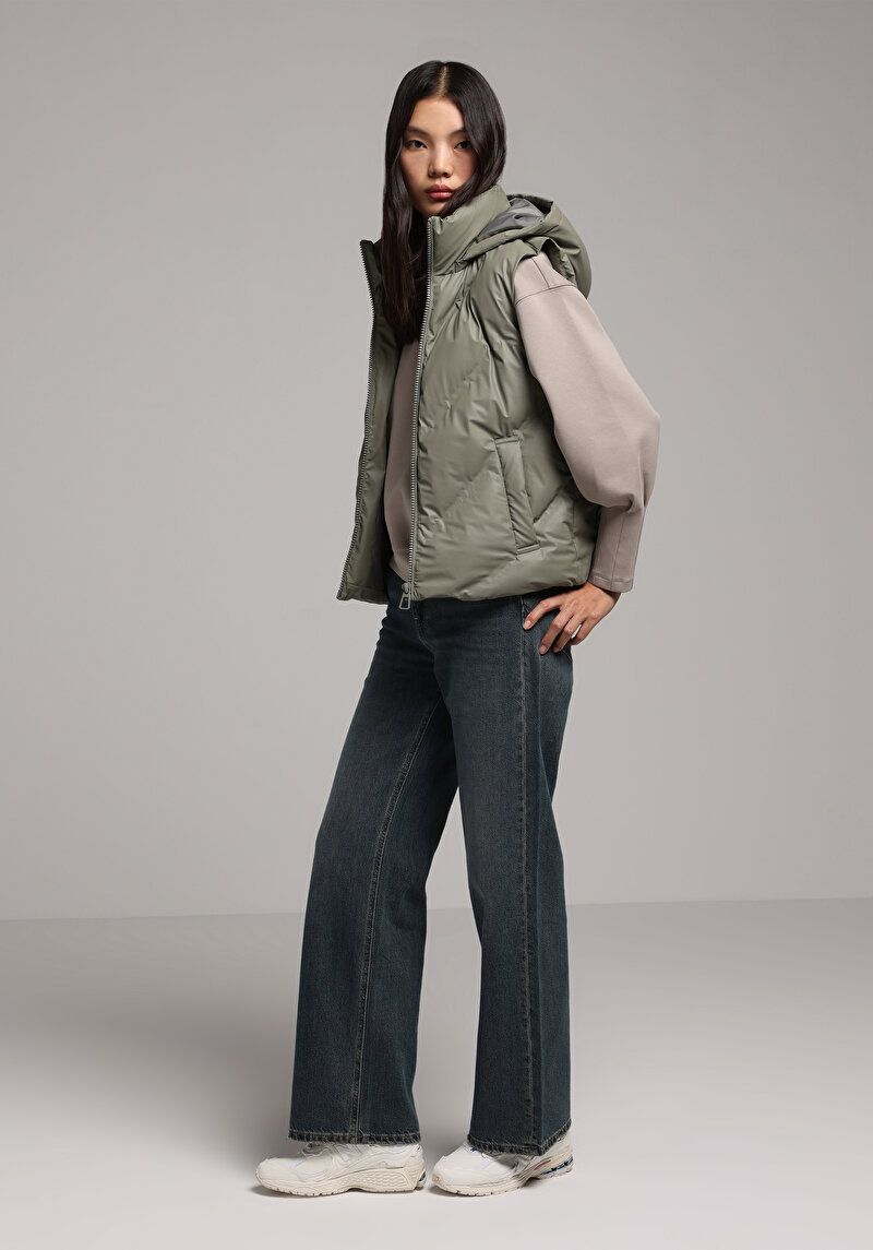 Regular Fit Kapüşonlu Fermuarlı Astarlı Çıkarılabilir Kapüşonlu Kadın Yeşil Yelek