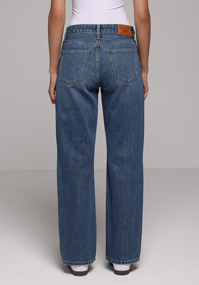 Straight Fit Orta Bel Düz Paça Kadın İndigo Jean Pantolon