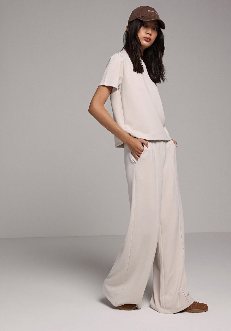 Regular Fit Yuvarlak Yaka  Kadın Taş Kısa Kol Tişört