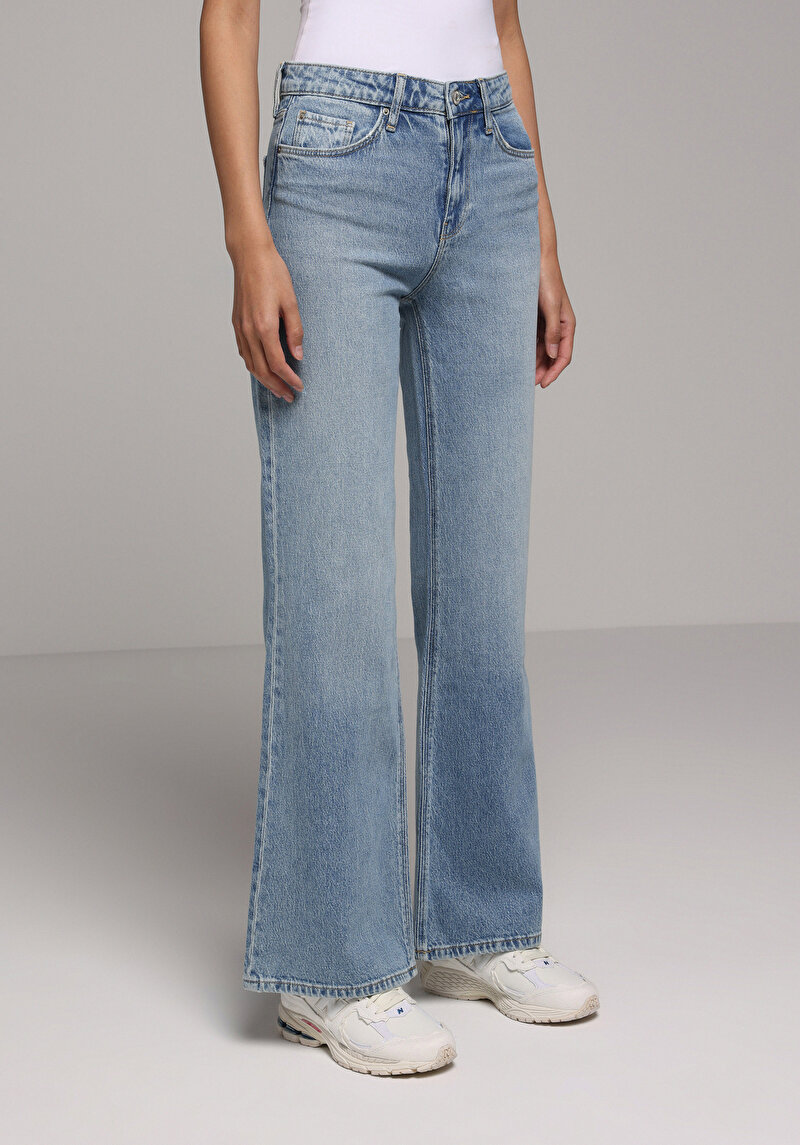 Regular Fit   Kadın Light İndigo Denim Jean Pantolon