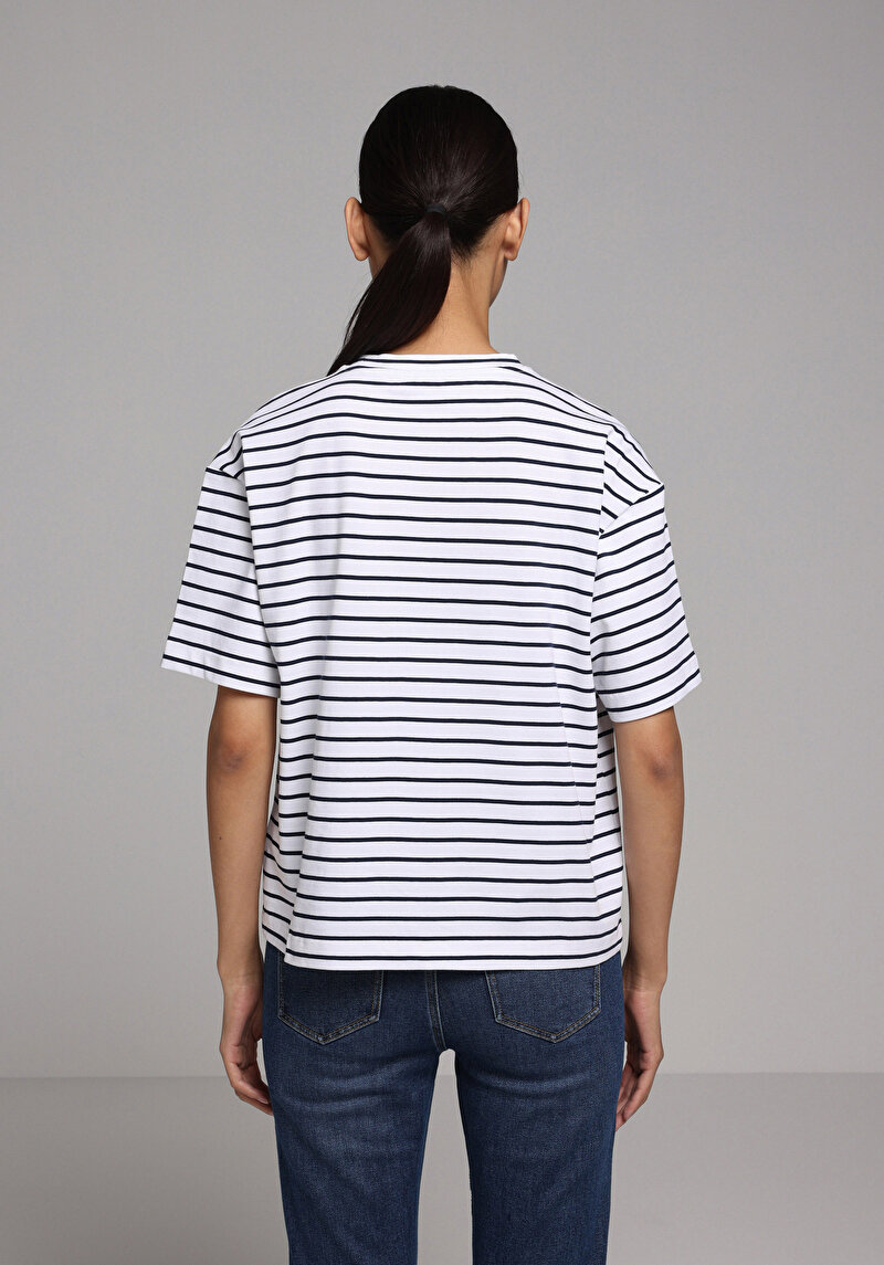 Boyfriend Fit Yuvarlak Yaka Nakışlı Kadın Lacivert Kısa Kol Tişört