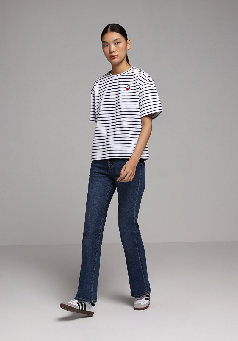 Boyfriend Fit Yuvarlak Yaka Nakışlı Kadın Lacivert Kısa Kol Tişört