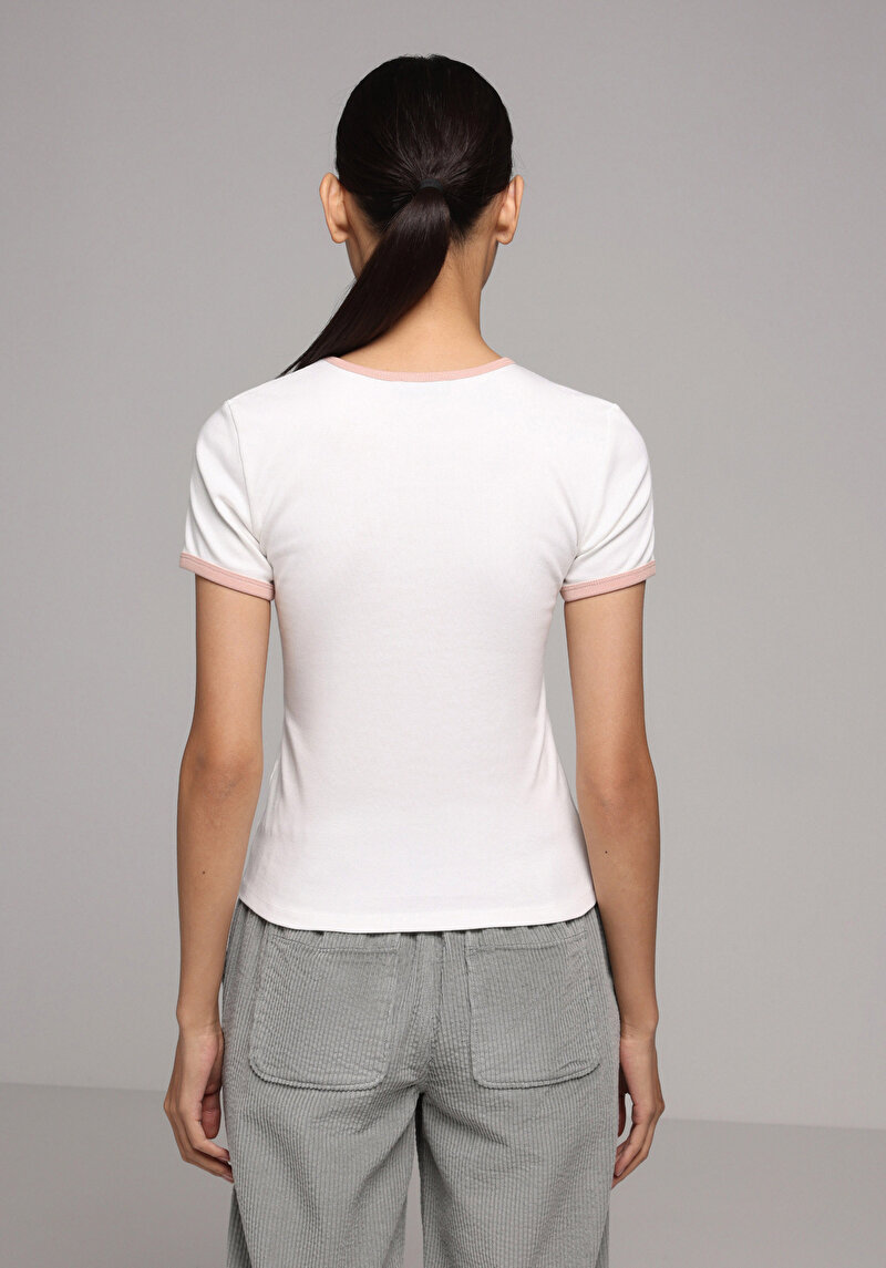 Slim Fit Yuvarlak Yaka Baskılı Kadın Beyaz Kısa Kol Tişört