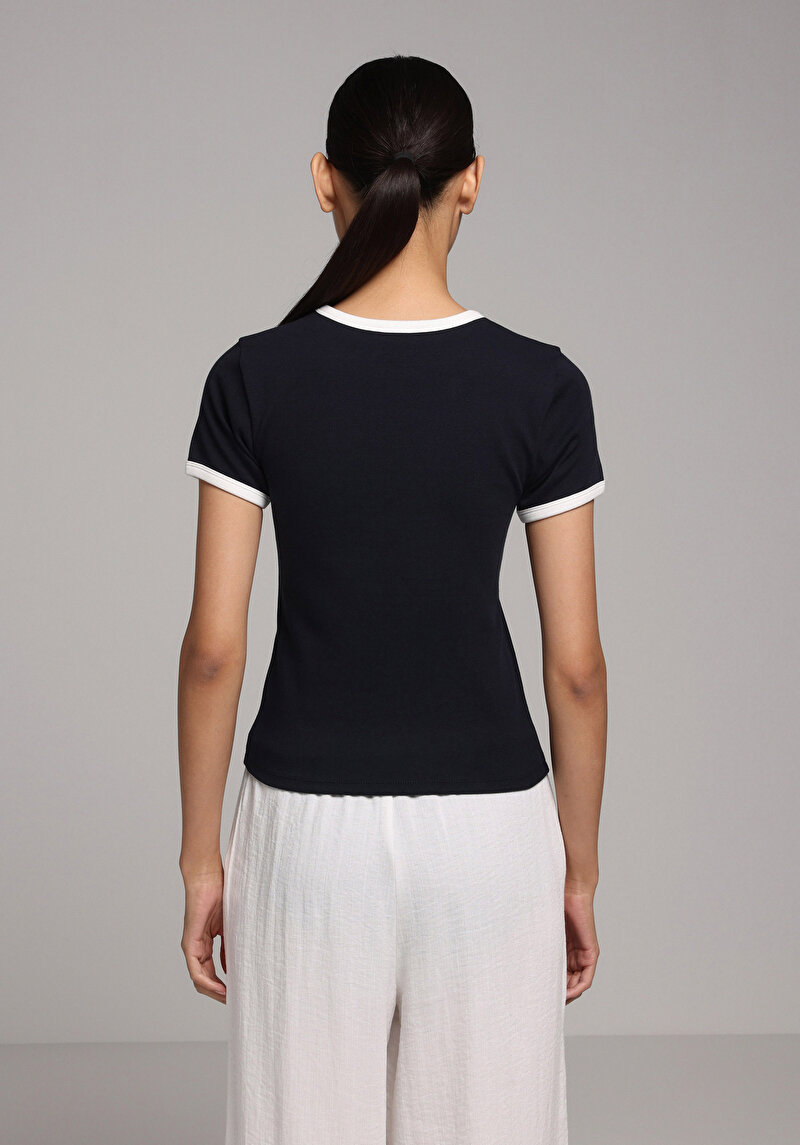 Slim Fit Yuvarlak Yaka Baskılı Kadın Lacivert Kısa Kol Tişört