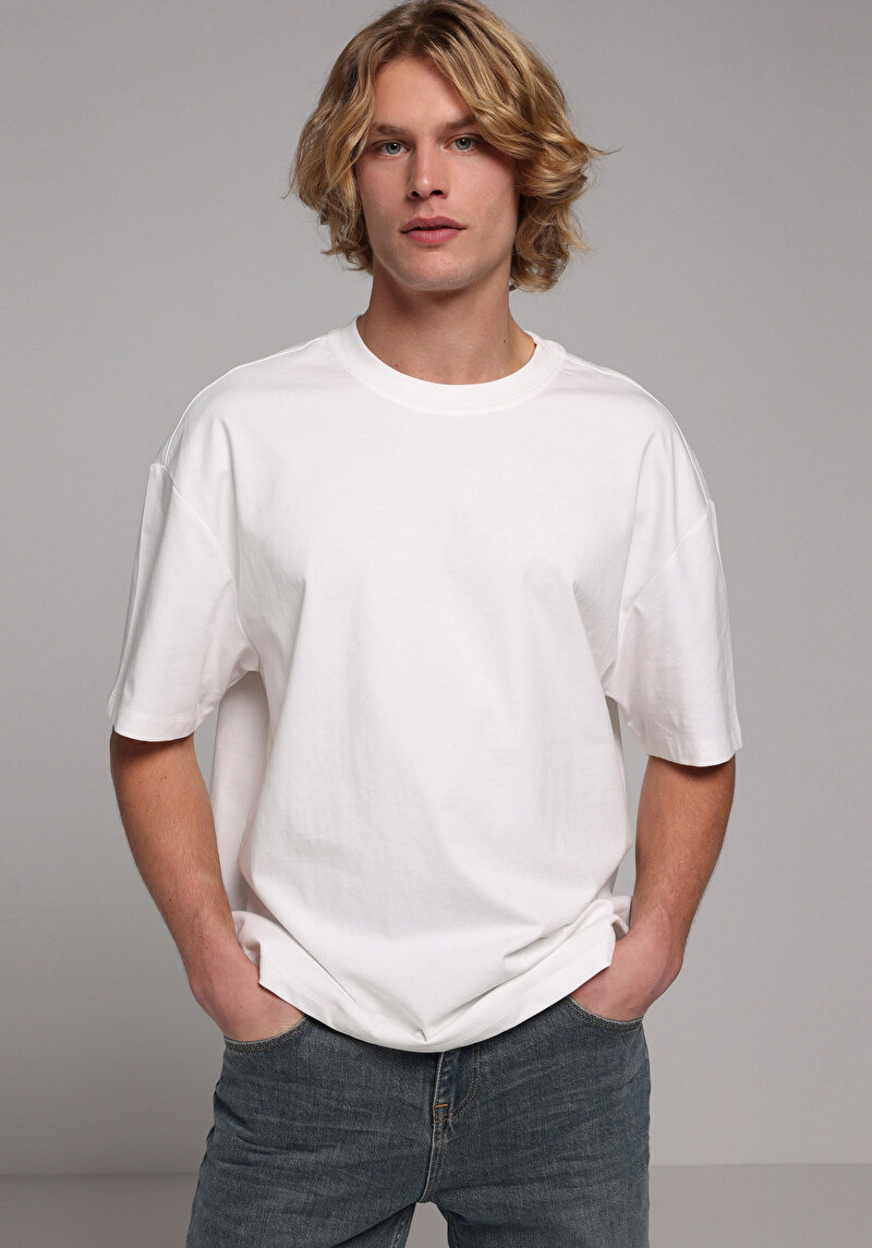 Oversize Fit Yuvarlak Yaka Düz Erkek Beyaz Kısa Kol Tişört