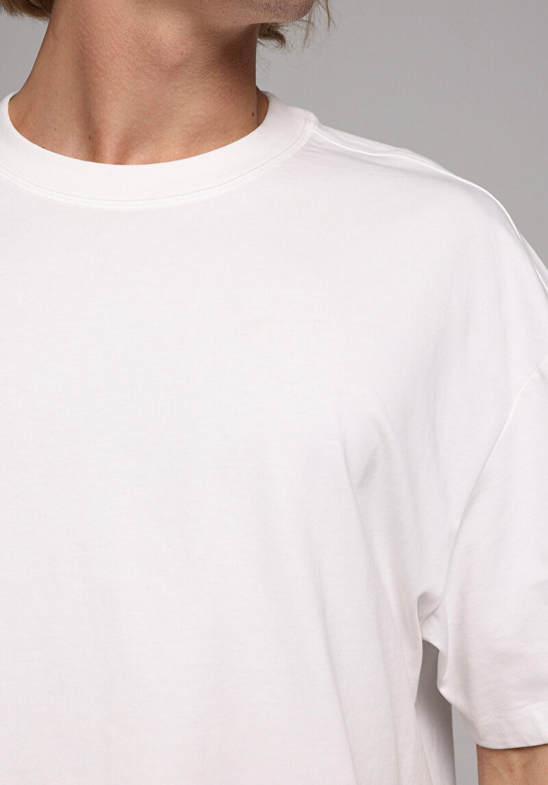 Oversize Fit Yuvarlak Yaka Düz Erkek Beyaz Kısa Kol Tişört
