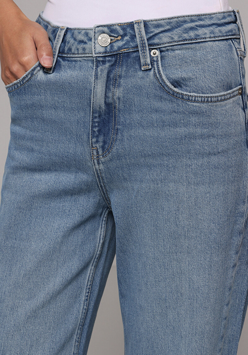 Regular Fit   Kadın Light İndigo Denim Jean Pantolon