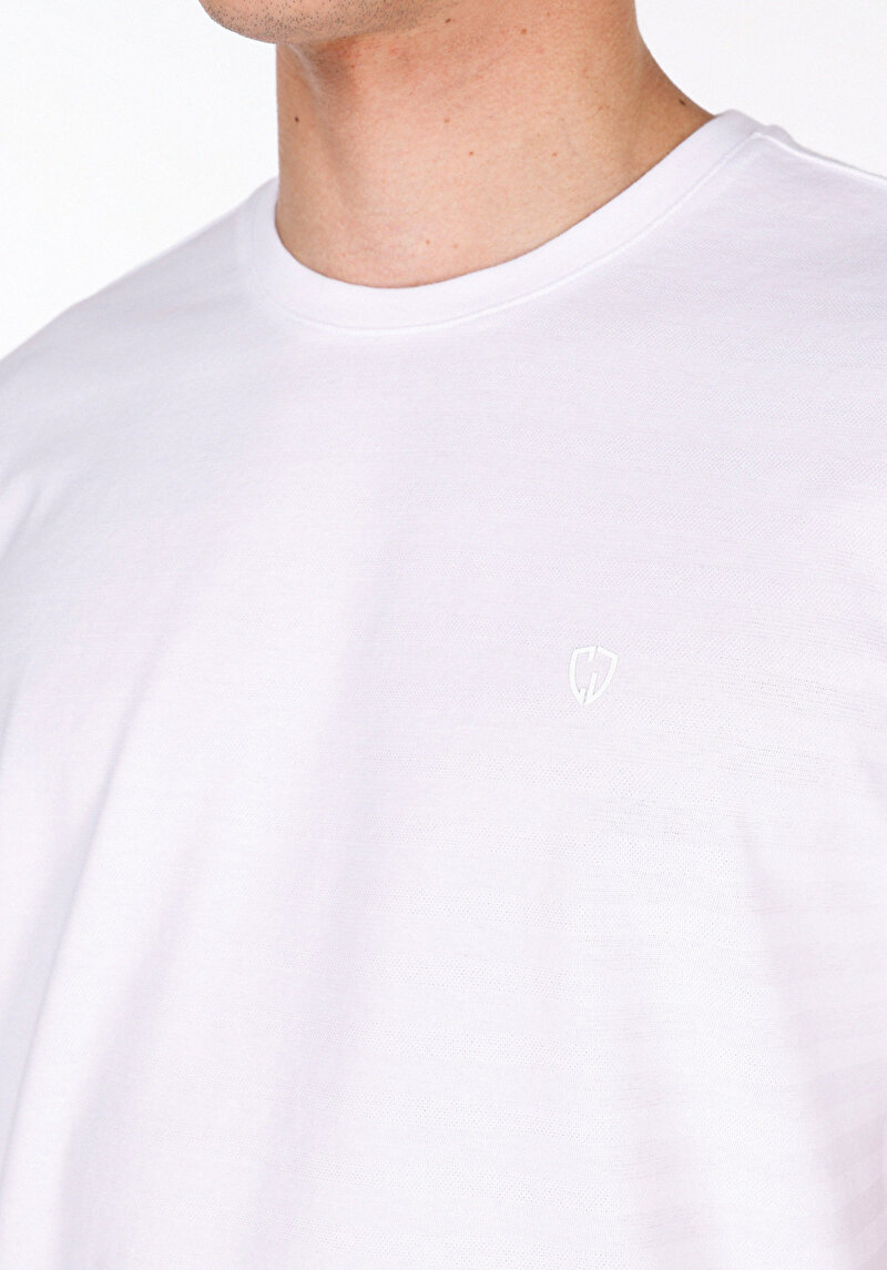 Regular Fit Yuvarlak Yaka Jakarlı Erkek Beyaz Kısa Kol Tişört