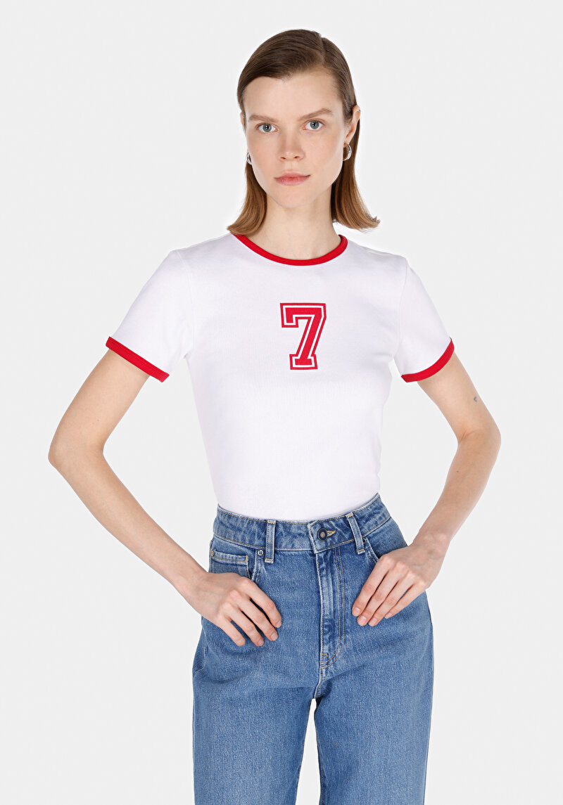 Slim Fit Yuvarlak Yaka Baskılı Kadın Beyaz Kısa Kol Tişört