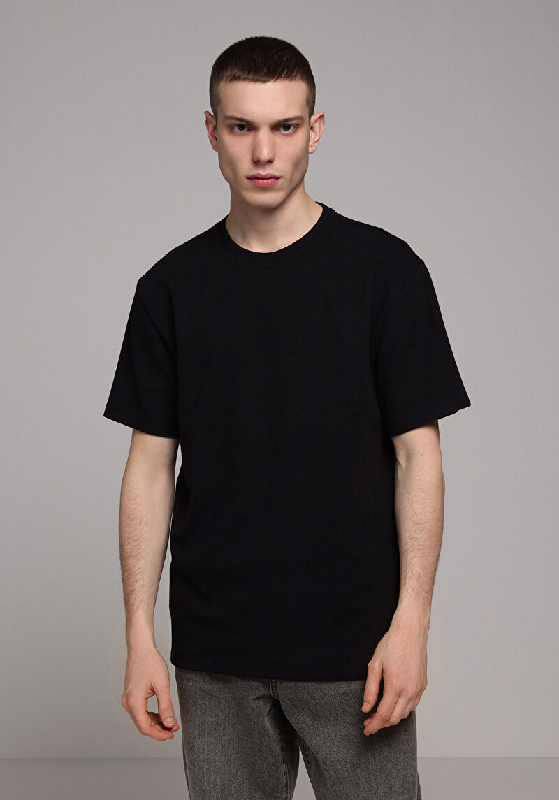 Comfort Fit Yuvarlak Yaka Düz Erkek Siyah Kısa Kol Tişört