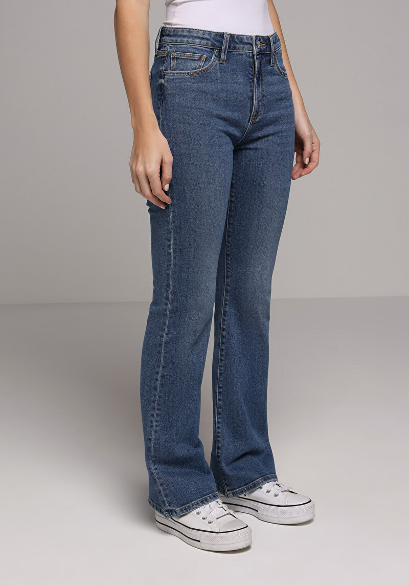 Regular Fit   Kadın Light İndigo Denim Jean Pantolon