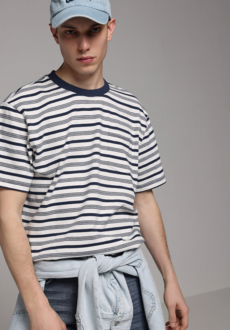 Comfort Fit Yuvarlak Yaka Çizgili Erkek Lacivert Kısa Kol Tişört