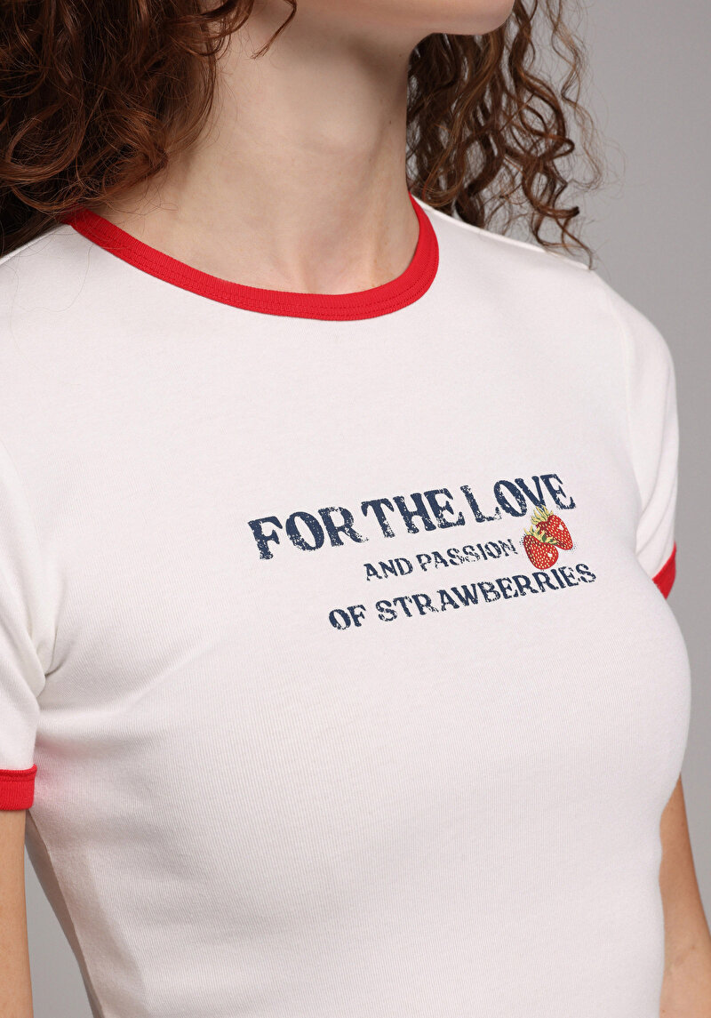 Slim Fit Yuvarlak Yaka Baskılı Kadın Beyaz Kısa Kol Tişört