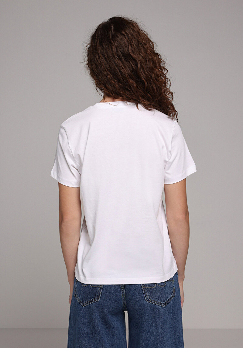 Regular Fit Yuvarlak Yaka Nakışlı Kadın Beyaz Kısa Kol Tişört
