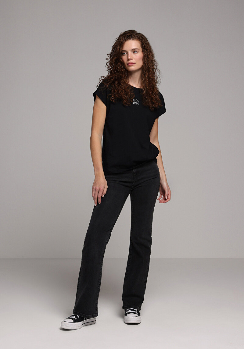 Regular Fit Yuvarlak Yaka Baskılı Kadın Siyah Kısa Kol Tişört