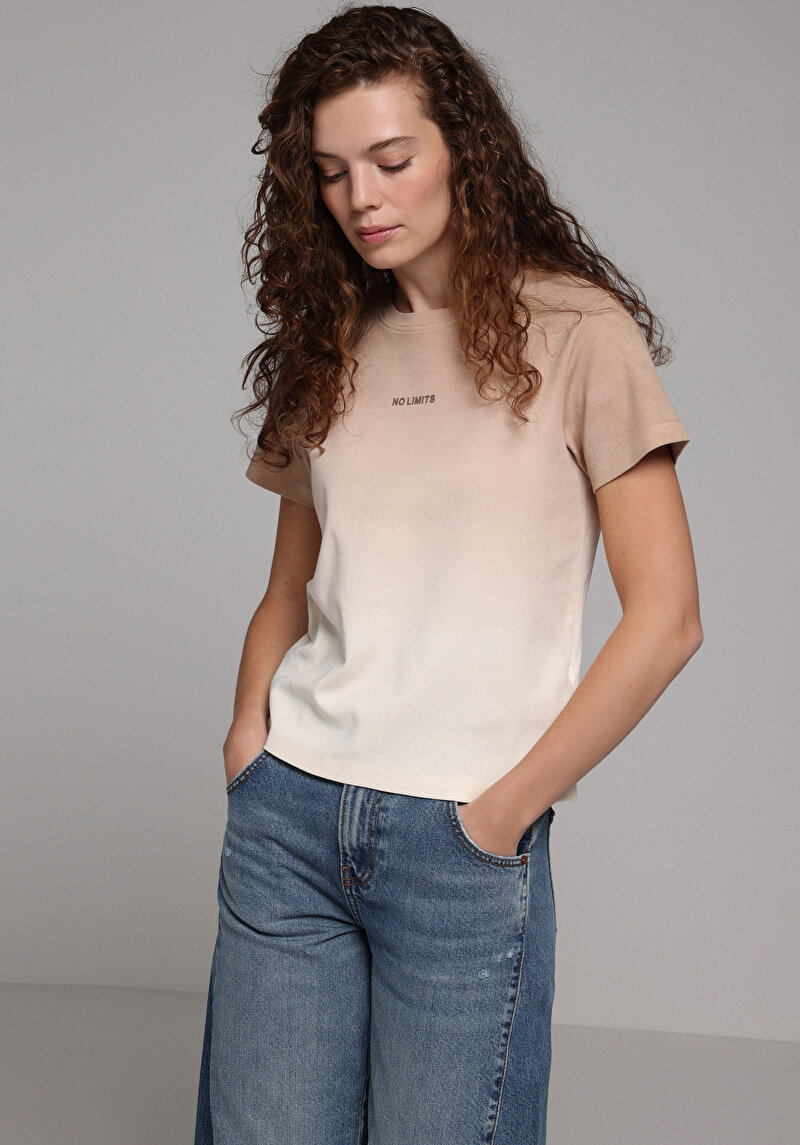 Regular Fit Yuvarlak Yaka Baskılı Kadın Bej Kısa Kol Tişört