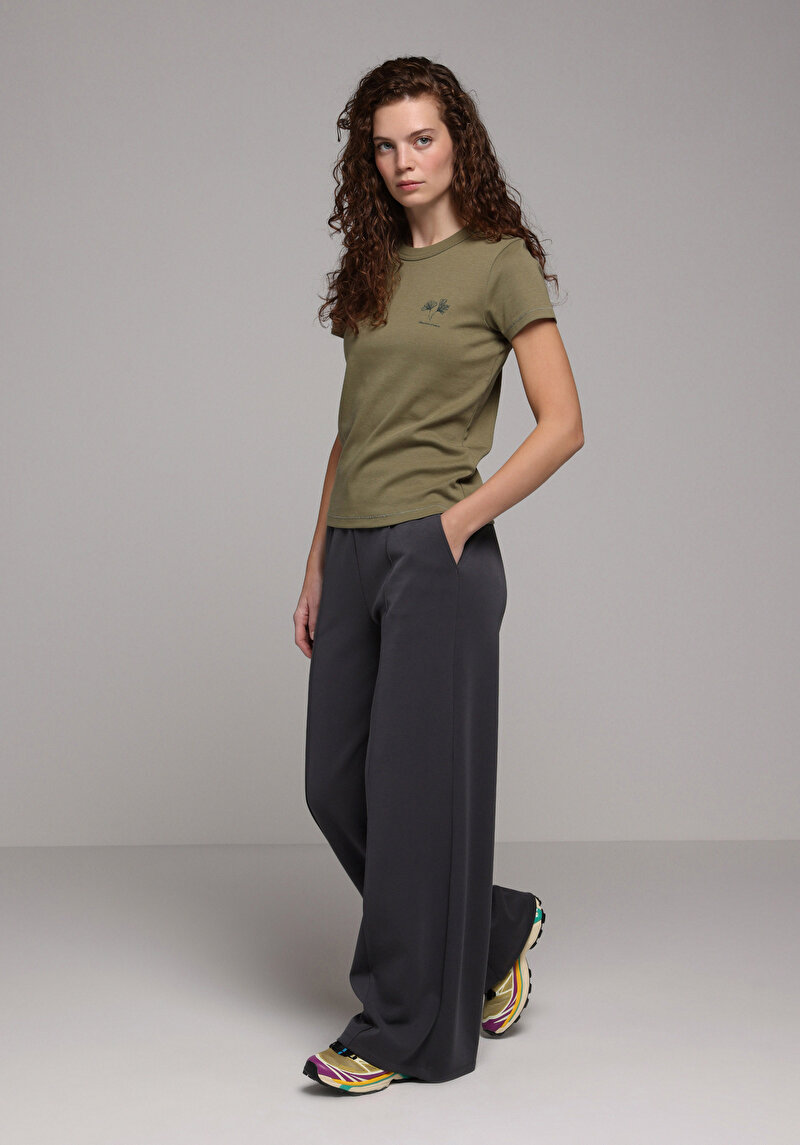 Slim Fit Yuvarlak Yaka Baskılı Kadın Yeşil Kısa Kol Tişört