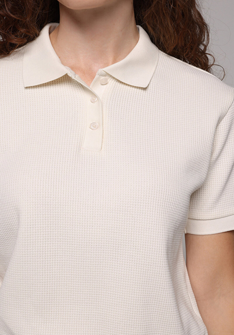 Regular Fit Düğmeli Kadın Beyaz Polo Yaka Tişört