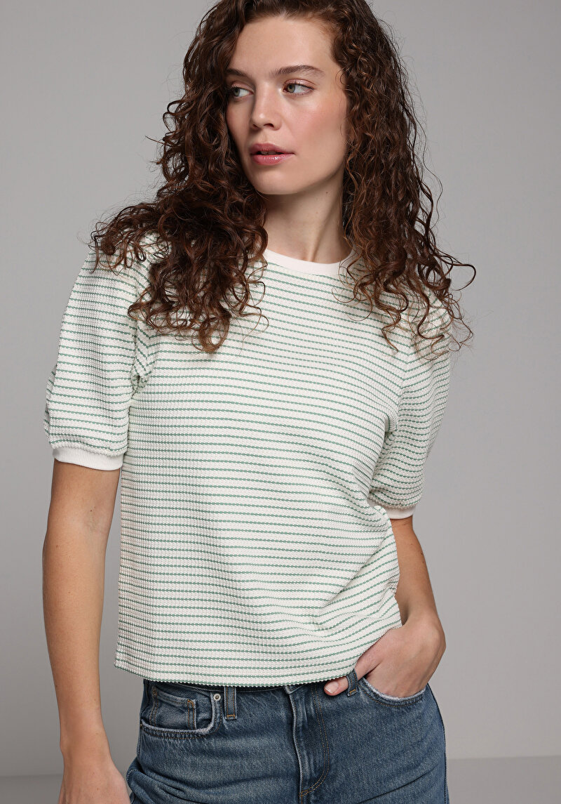 Slim Fit Yuvarlak Yaka Çizgili Kadın Yeşil Kısa Kol Tişört